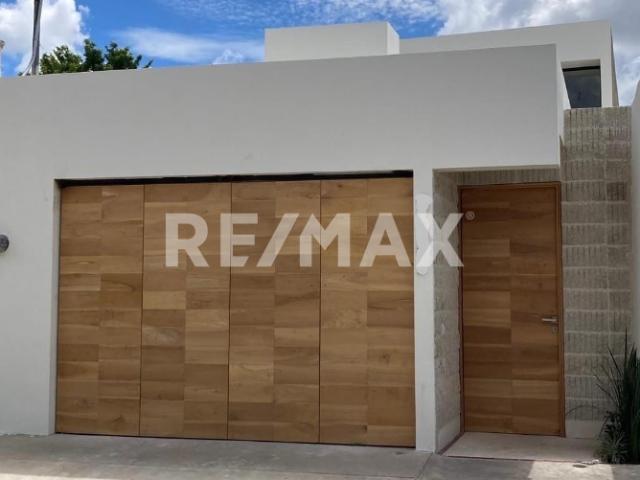 Venta casa 3 recS, alberca y estacionamiento zona García Ginerés, en Mérida Yuc