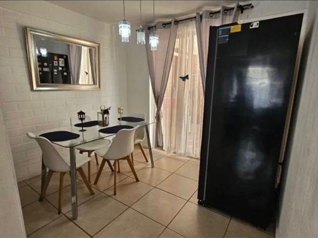 VENTA CASA 3HAB 2BA LAMPA