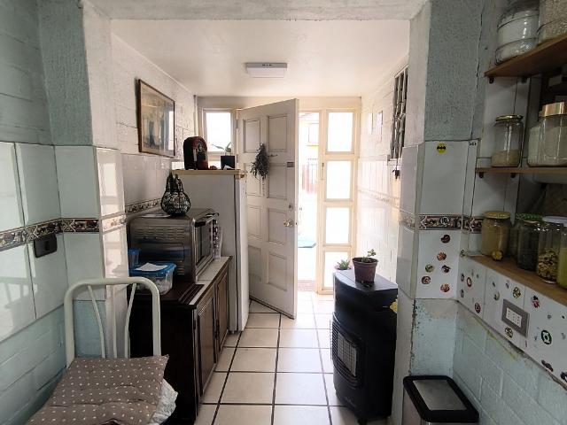 VENTA CASA A MINUTOS DE METRO Y COMERCIO