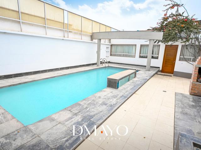 Venta Casa 4 Dormitorios Departamento 2 Dormitorios y Piscina, a pasos de la playa Chorrillos
