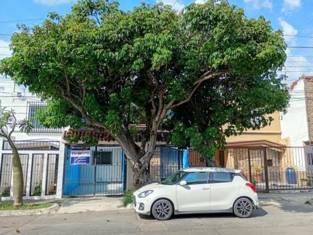 Venta Casa 4 recámaras Álamo Industrial atrás de la Corona