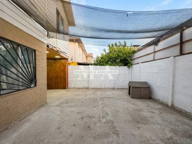 Venta casa 4d/1b + 6 ambientes + 2 estacionamientos – larapinta, lampa | 4 dormitorios por 95000. 00 en Lampa