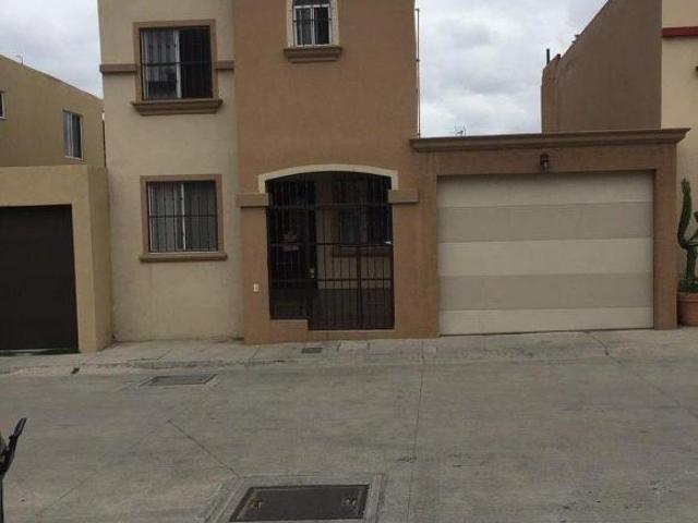 VENTA | CASA 4R EN JARDINES DE LA MISION EN COLINAS DE CALIFORNIA