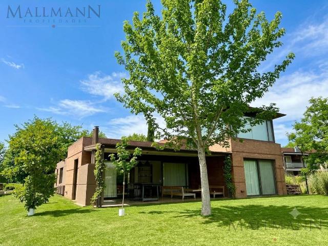 Venta Casa 5 Ambientes Estancias del Pilar