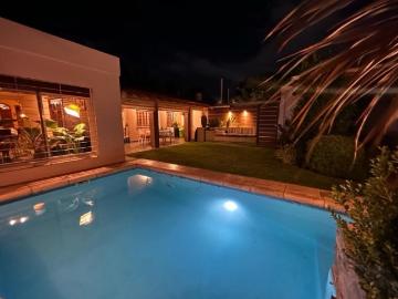 Venta Casa 5 Dormitorios, 2 Baños Barrio Universitario