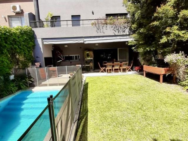 Venta Casa 6 Amb Luminosa en Martinez Pileta Parque Parrilla Cochera fija cub