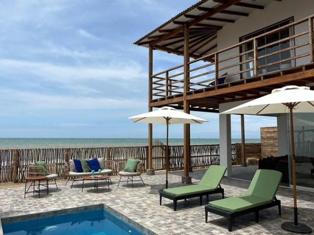 Venta casa/hotel frente al mar en zorritos tumbes