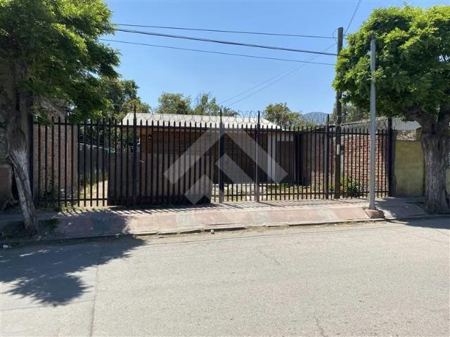 Venta casas El Monte 650mt2 y 55mt2 cada una Plaza de Armas | 3 dormitorios por 175000. 00 en El Monte