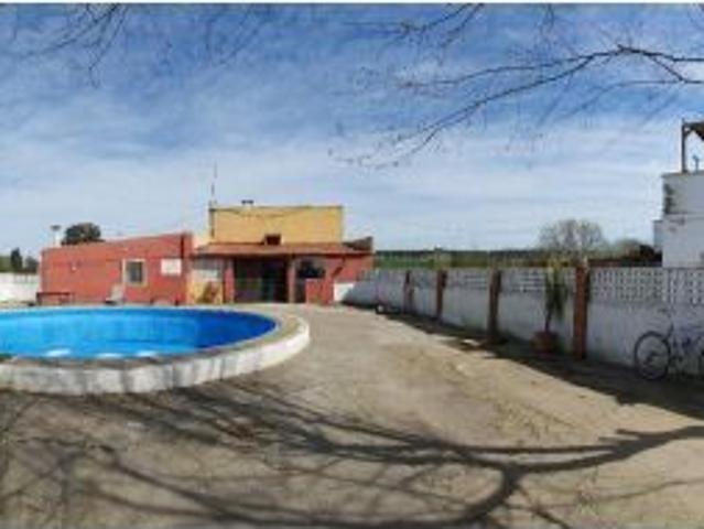 VENTA CHALET CON TERRENO CTRA VALVERDE BADAJOZ