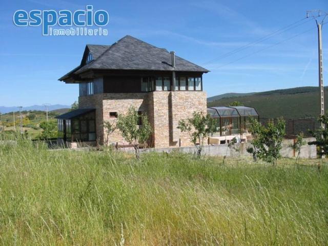 VENTA CHALET EN EL ACEBO