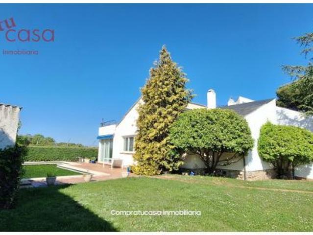 VENTA..CHALET INDIVIDUAL..PISCINA..GARAJE..HUERTA