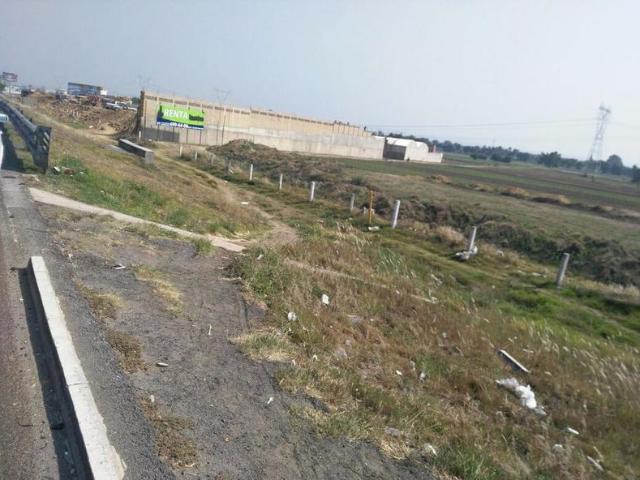 Venta de 59000m2 a pie de carretera