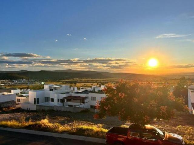 Venta de 7 TERRENOS exclusivos en Fracc. El Condado, Condominio San Antonio