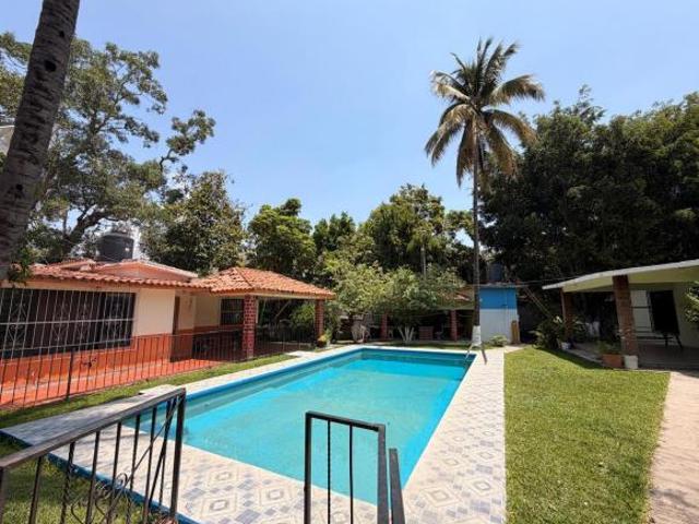 VENTA DE 2 CASAS CON ALBERCA EN HUATECALCO,MORELOS