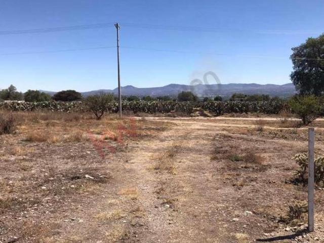 Venta de Terrena en San Martín de las Pirámides, Cuenta con servicio de luz y agua