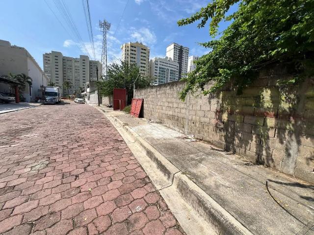 VENTA DE TERRENO CERCA DE COSTERA LAS PALMAS EN ACAPULCO PLAYA DIAMANTE