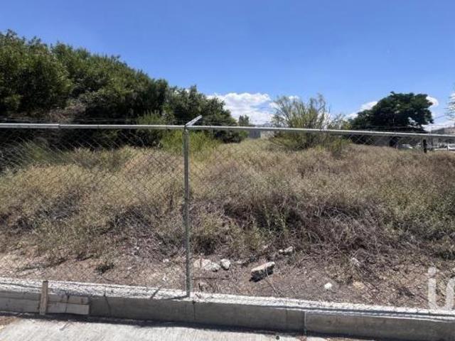 Venta de terreno comercial de 4,849.78 m2 sector Nazario Ortiz