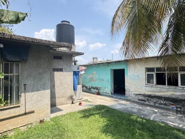 Venta de terreno comercial en esquina, Col. Lazaro Cárdenas, Cuernavaca, Morelos…Clave 6240