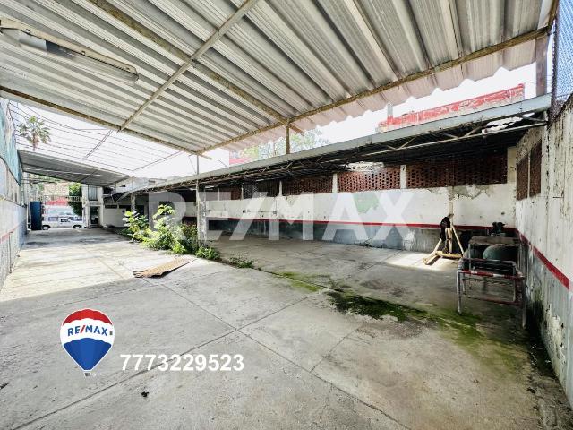 Venta de terreno comercial sobre Av. Emiliano Zapata, Cuernavaca, Morelos. Clave 4410