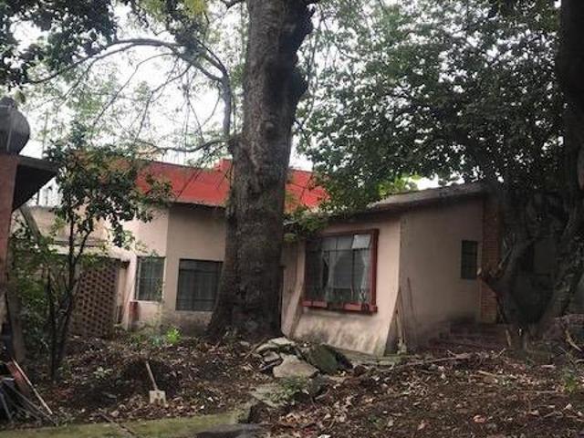 VENTA DE TERRENO CON TRADICIONAL CASA EN TLALPAN