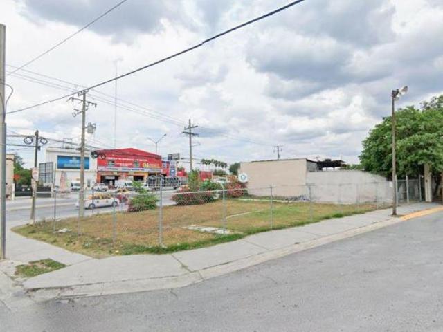 Venta de terreno con uso comercial en esquina sobre la av. Acueducto Juárez N.L