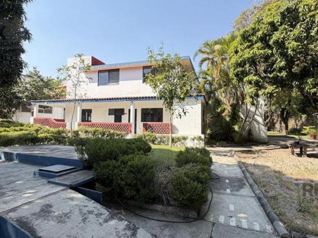 Venta de Terreno con construcción para escuela, Lomas del Mirador, Cuernavaca, Morelos…Clave 6070