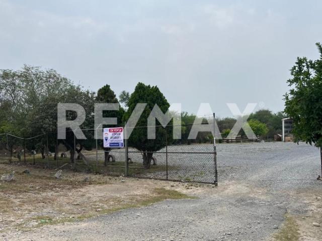 Terreno en Venta con Alberca y Construcción |Col. Santa Fe, Cadereyta, Nuevo León