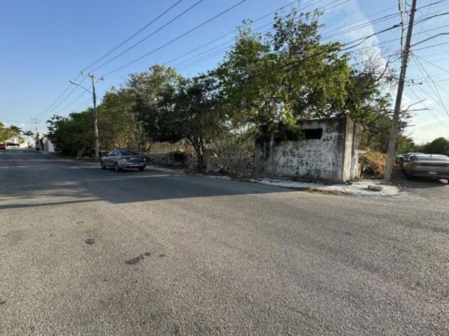 VENTA DE TERRENO DE 2,936 M2 EN MONTES DE AME DENTRO DE LA CIUDAD DE MERIDA