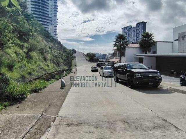 Venta de Terreno en Bosque Real, Huixquilucan, Estado de México