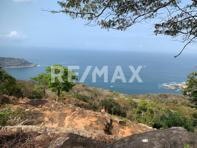 VENTA DE TERRENO EN BRISAS DE MARQUES CON VISTA