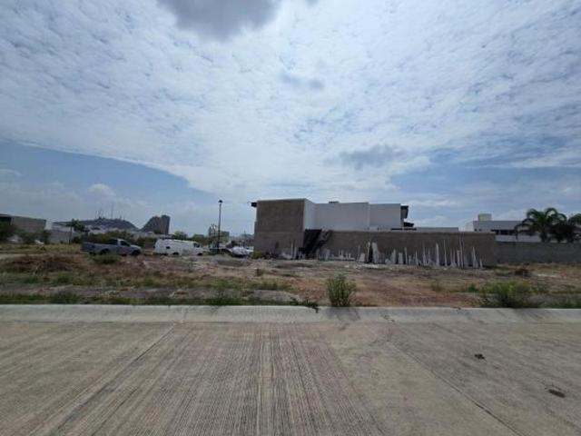 VENTA de terreno en Cañada del Refugio Sur