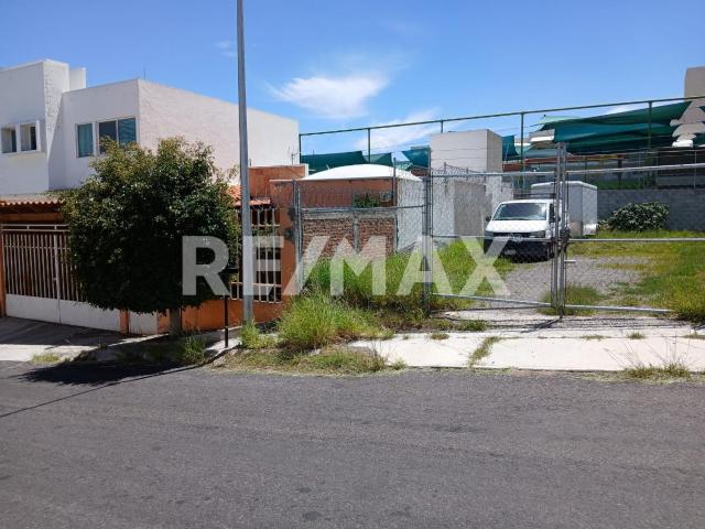 VENTA DE TERRENO EN COLINAS DEL CIMATARIO