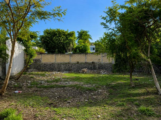 Venta de terreno en el Fracc. Las Fincas, Jiutepec, Morelos. Clave 6349