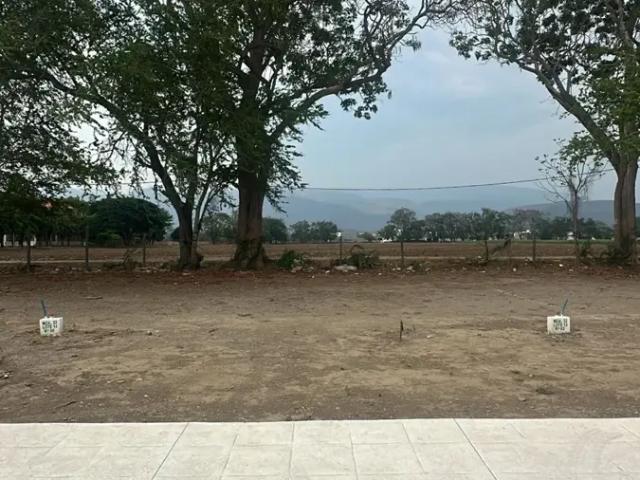 Venta de terreno en el Fraccionamiento Jardín Residencial Autlán de la ciudad de Autlán de Navarro