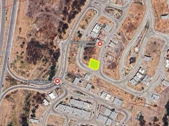 VENTA DE TERRENO EN ESQUINA EN VALLES DEL MOLINO B