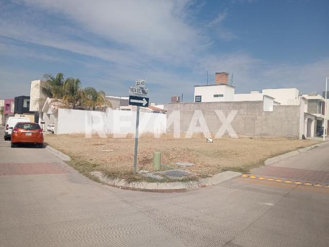 Venta de terreno en esquina frente área verde en Fracc Linda Vista