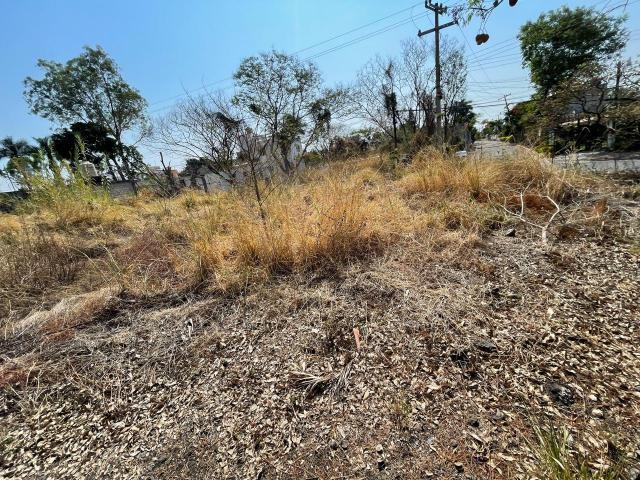 Venta de terreno en fraccionamiento Altos de Oaxtepec