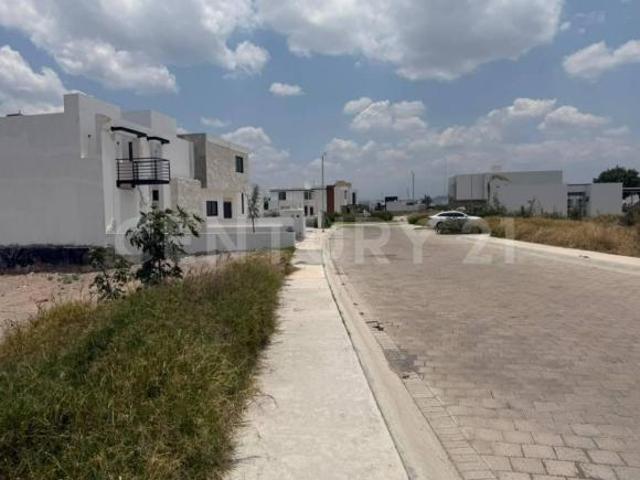 Venta de Terreno en Fraccionamiento Provincia Santa Elena