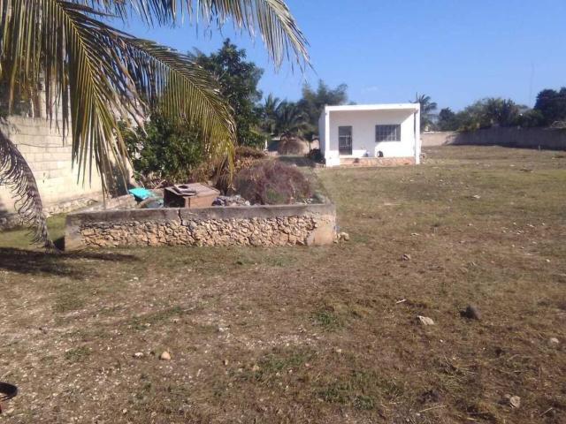 Venta de terreno en Kanas?n de 3,096 m2