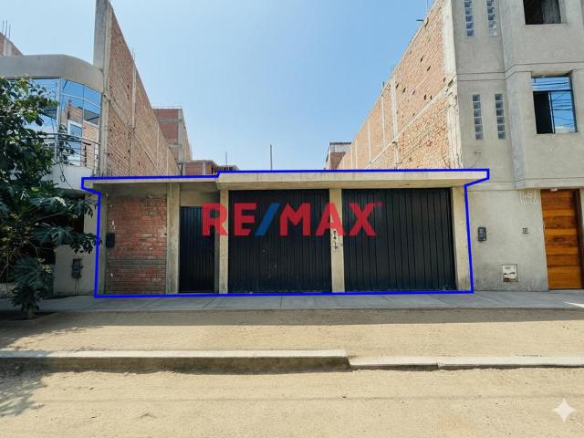 Venta De Terreno En La Rinconada Con Construccion De 1 Piso Y Bases Para 4 Pisos