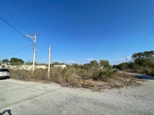 Venta de terreno en Progreso, Yucat?n de 657.50 m2 en Esquina