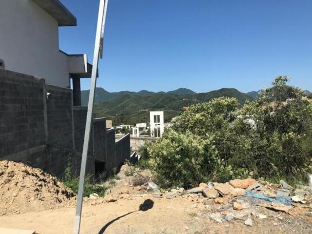 Venta de Terreno en Sierra Alta 9o Sector