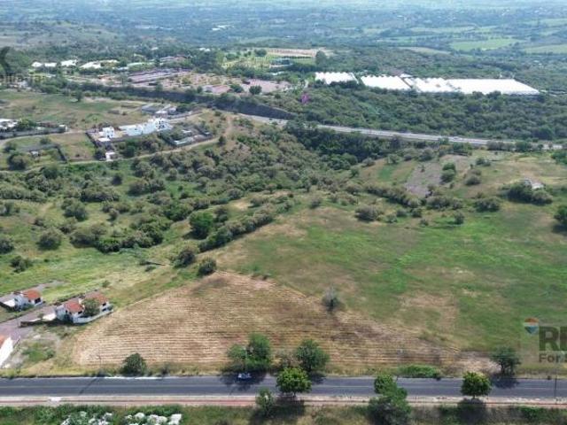Venta de terreno en Tequesquitengo, frente a la Arena Tequesquitengo, Morelos. Clave 6376 70