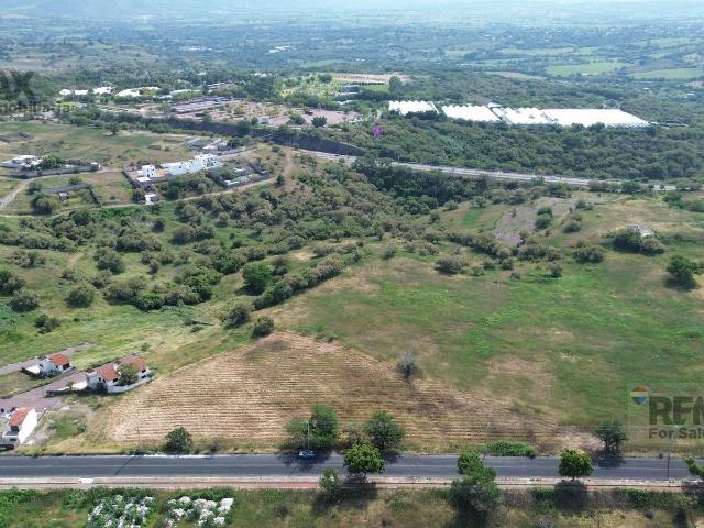 Venta de terreno en Tequesquitengo, frente a la Arena Tequesquitengo, Morelos. Clave 6376 70