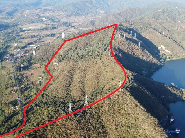 VENTA DE TERRENO EN VALLE DE BRAVO, CON VISTA A LA LAGUNA