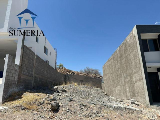 Venta de Terreno en Valle Escondido