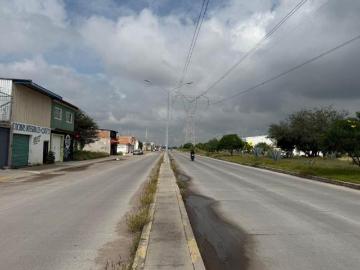 VENTA DE TERRENO HABITACIONAL A PIE DE AVENIDA LAS TORRES