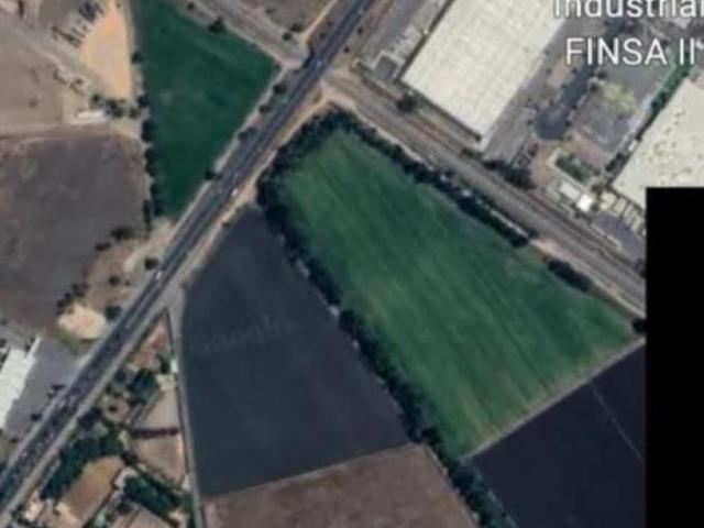 VENTA DE TERRENO INDUSTRIAL Y DE SERVICIOS EN CARR EST 100 AL AEROPUERTO DE QRO