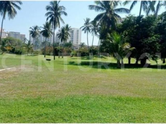 Venta de Terreno residencial frente al campo de golf Vidanta en Playa Diamante