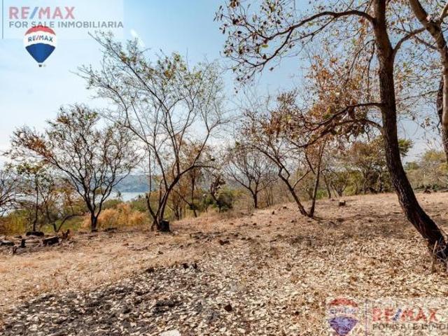 Venta de terreno, vista al Lago de Tequesquitengo…Clave 3777